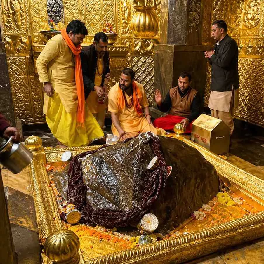 Kedarnath Helicopter Service 2026 — Booking Guide, Operators, Safety Updates & Complete NRI Pilgrim Manual — Char Dham Yatra
