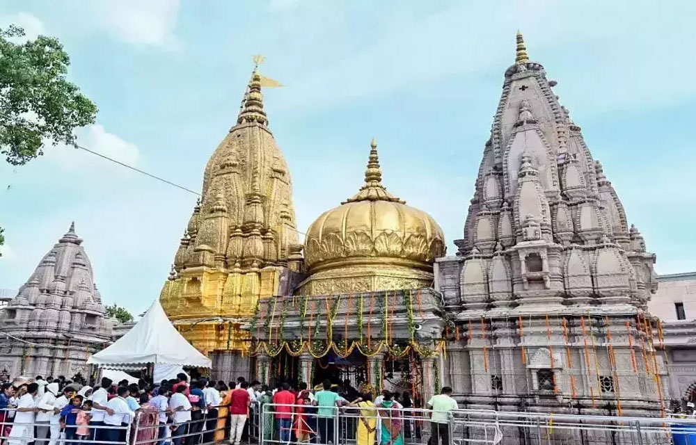 Shri Kashi Vishwanath Temple: Nautapa Abhishek with Fruit Juices Brings Relief to Devotees