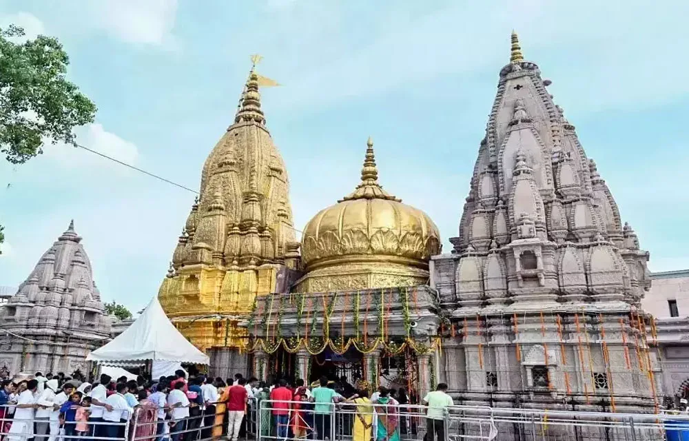 Shri Kashi Vishwanath Temple: Nautapa Abhishek with Fruit Juices Brings Relief to Devotees